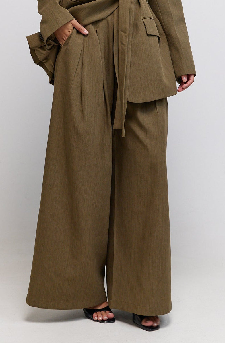 Warm Brown Formal Suite